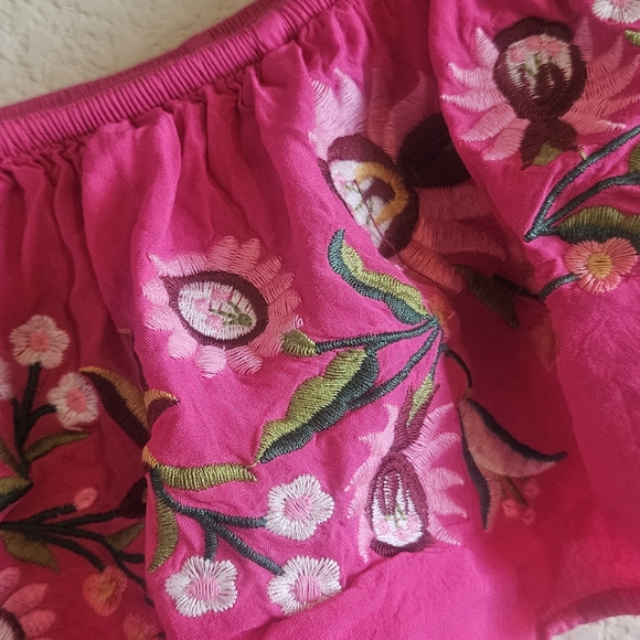 Off the shoulder embroidered top - Picture 3 of 4